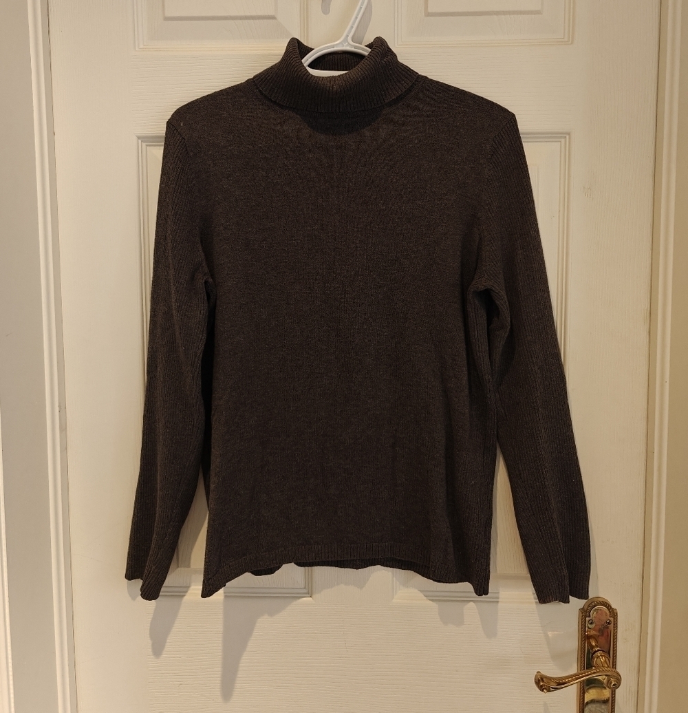 DENVER HAYES TURTLE NECK SWEATER